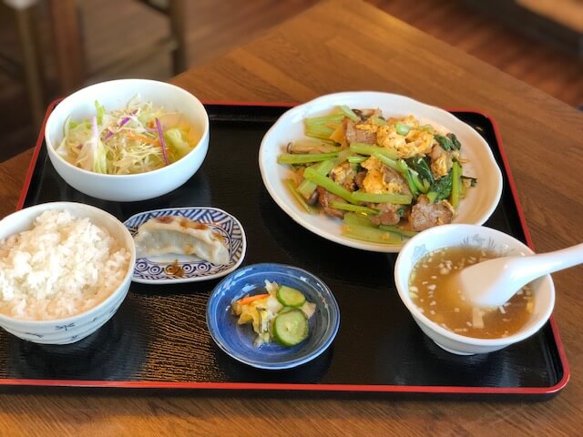 Aランチ(豚肉、青菜、玉子の炒め)